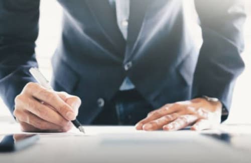 Modèle: contrat de travail (CDI/CDD)